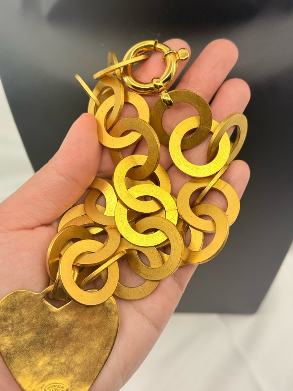 Chanel Vintage Gold CC Heart Chunky Chain Pendant Necklace - Picture 11 of 12